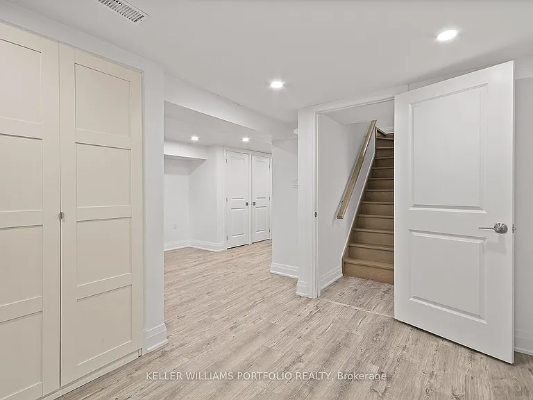 35 Humberside Ave #1 — Photo 7
