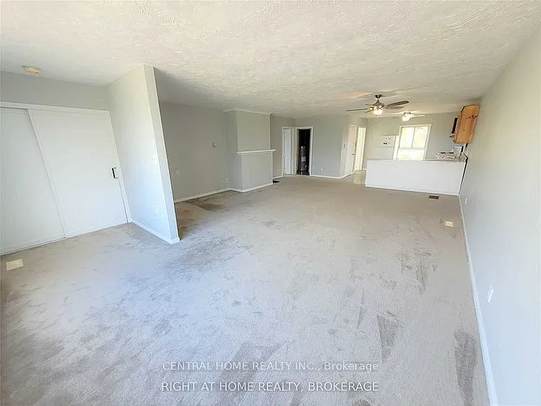 255 Bayview Ave — Photo 3