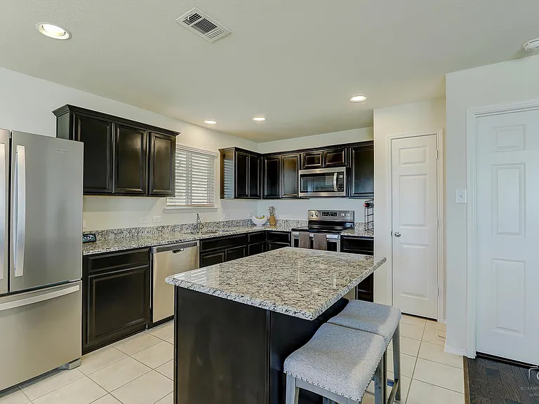 2207 Heaton St — Photo 4