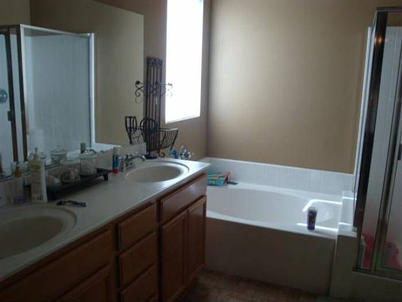 3rd image of 720 Victorian Hill Dr