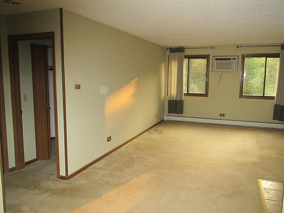 2nd image of 8335 Oak Leaf Dr APT 604