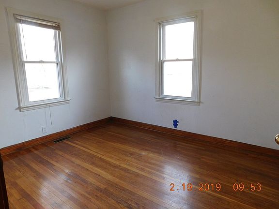 5th image of 1116 W Main St