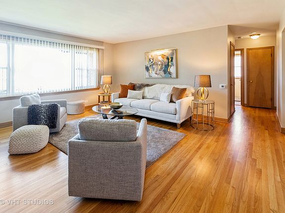 2nd image of 1431 Balmoral Ave APT 2N