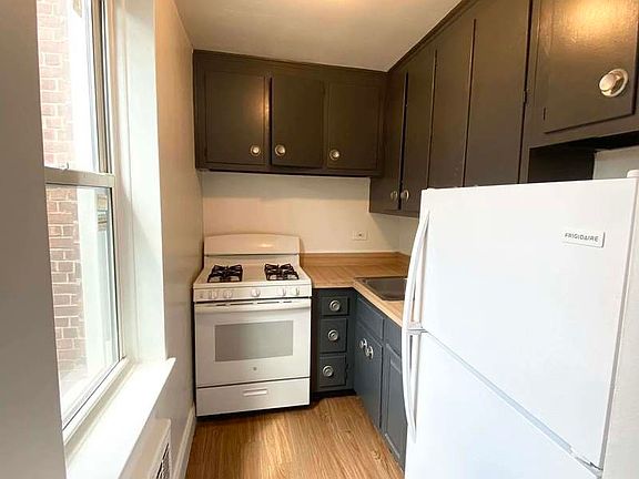 5th image of 720 E 31st St APT 4J