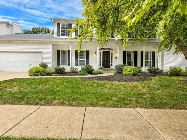 927 Pheasant Woods Dr, Ballwin, MO 63021