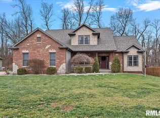 508 Deer Meadow Dr, Chatham, IL 62629