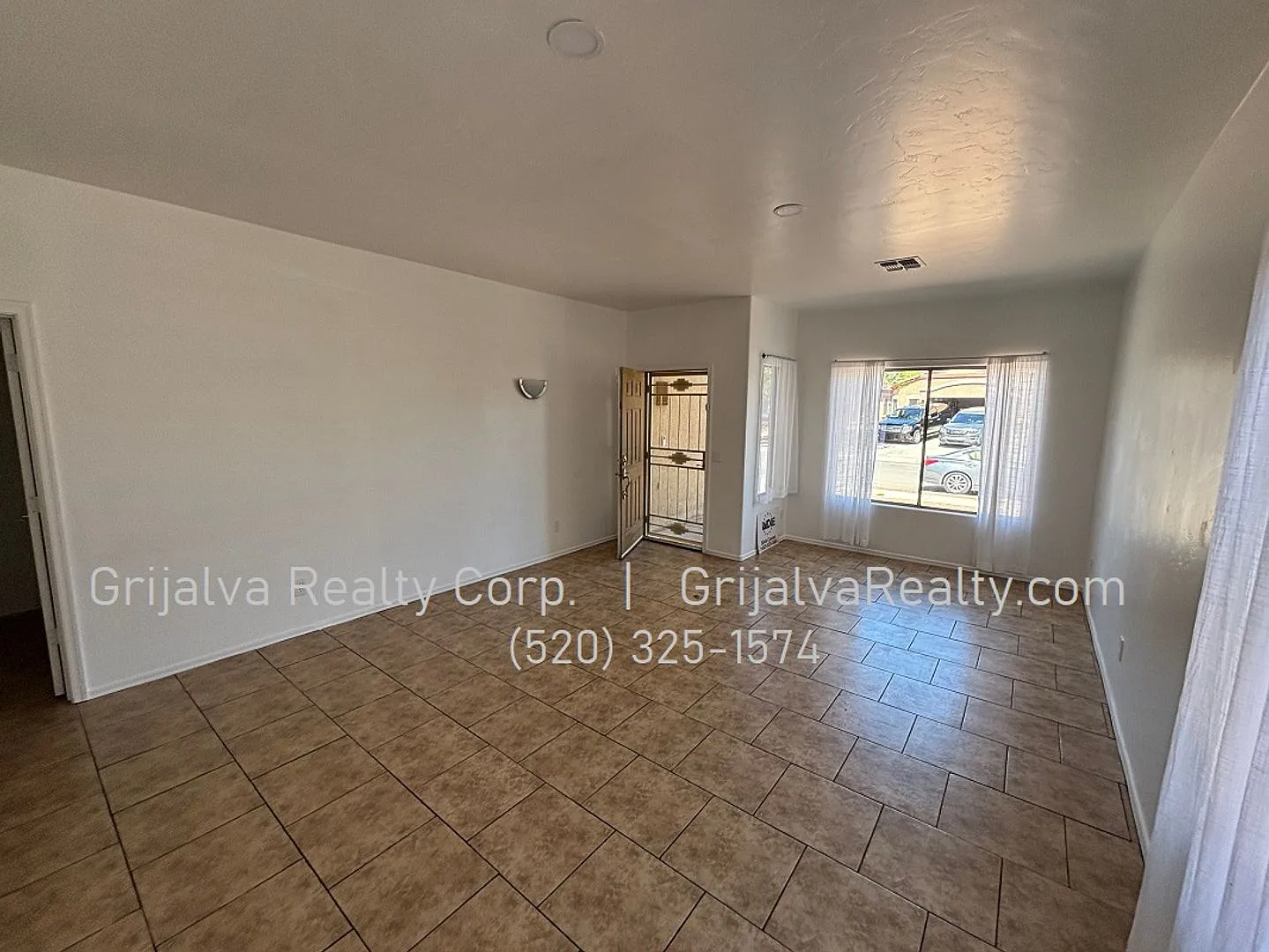 Spacious 4 Bd, 2 Ba Rancho Sahuarita Home For Rent *Move-In Special* (Camino Rancho Tierra/Rancho... — Photo 2