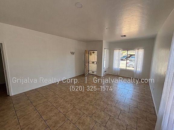 2nd image of 182 E Corte Rancho Dorada