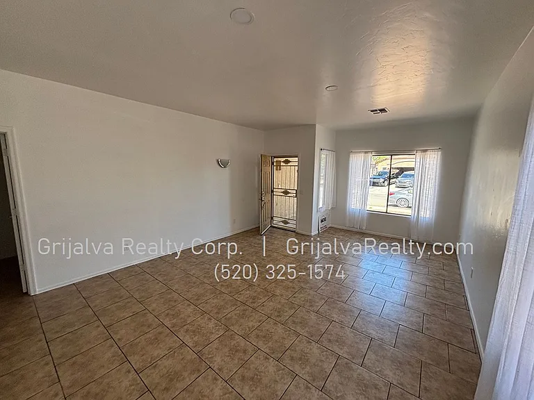 182 E Corte Rancho Dorada — Photo 2