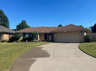 10025 Mamus Ln, Yukon, OK 73099
