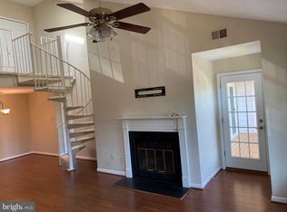 6084 Essex House Sq, Alexandria, VA 22310