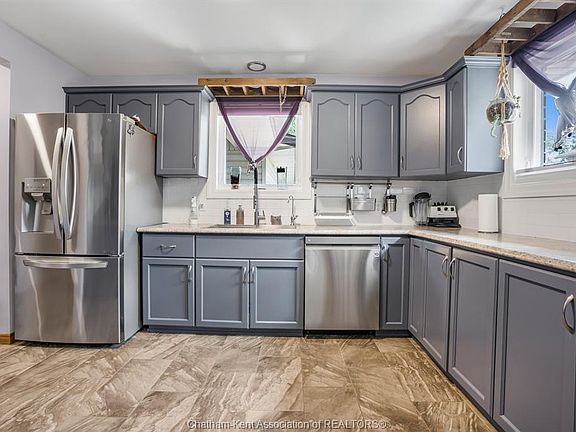 4th image of 222 Catherine St