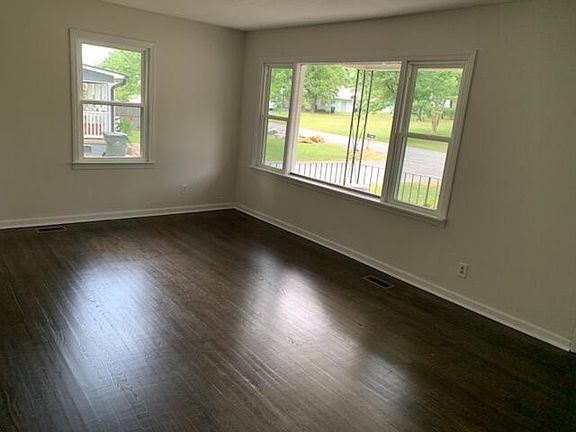 2nd image of 212 Gracie Ave