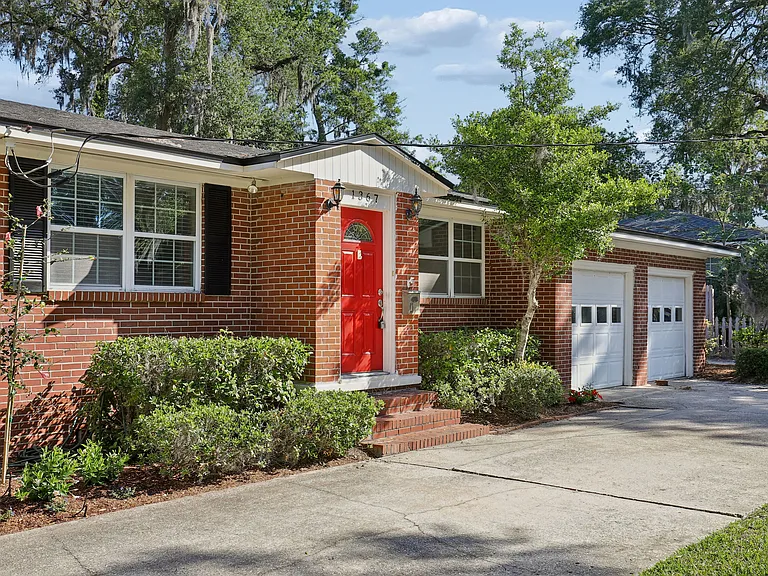 1367 Riverbirch Ln — Photo 43