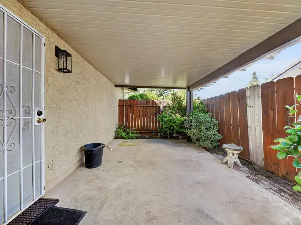 2745 Amethyst Way