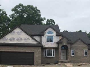 2703 Jewell Dr, Rochester Hills, MI 48307