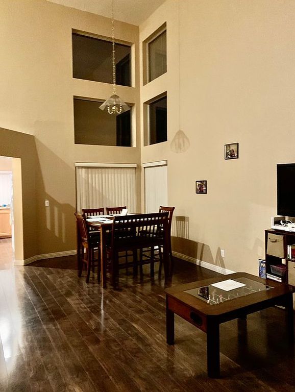 5 Spur Cross Cir - Property Image