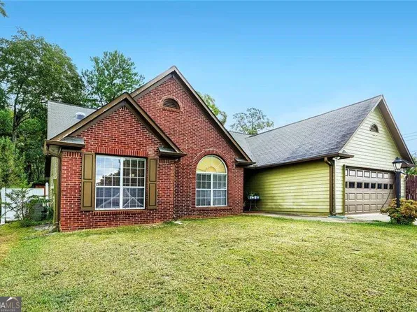 605 Sterling Oaks Dr, Lilburn, GA 30047