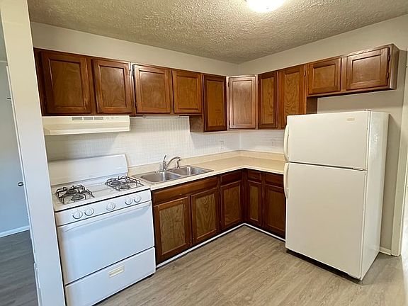 3rd image of 2111 Todd Dr #7