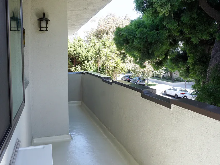 501 N Kings Rd #104 — Photo 6