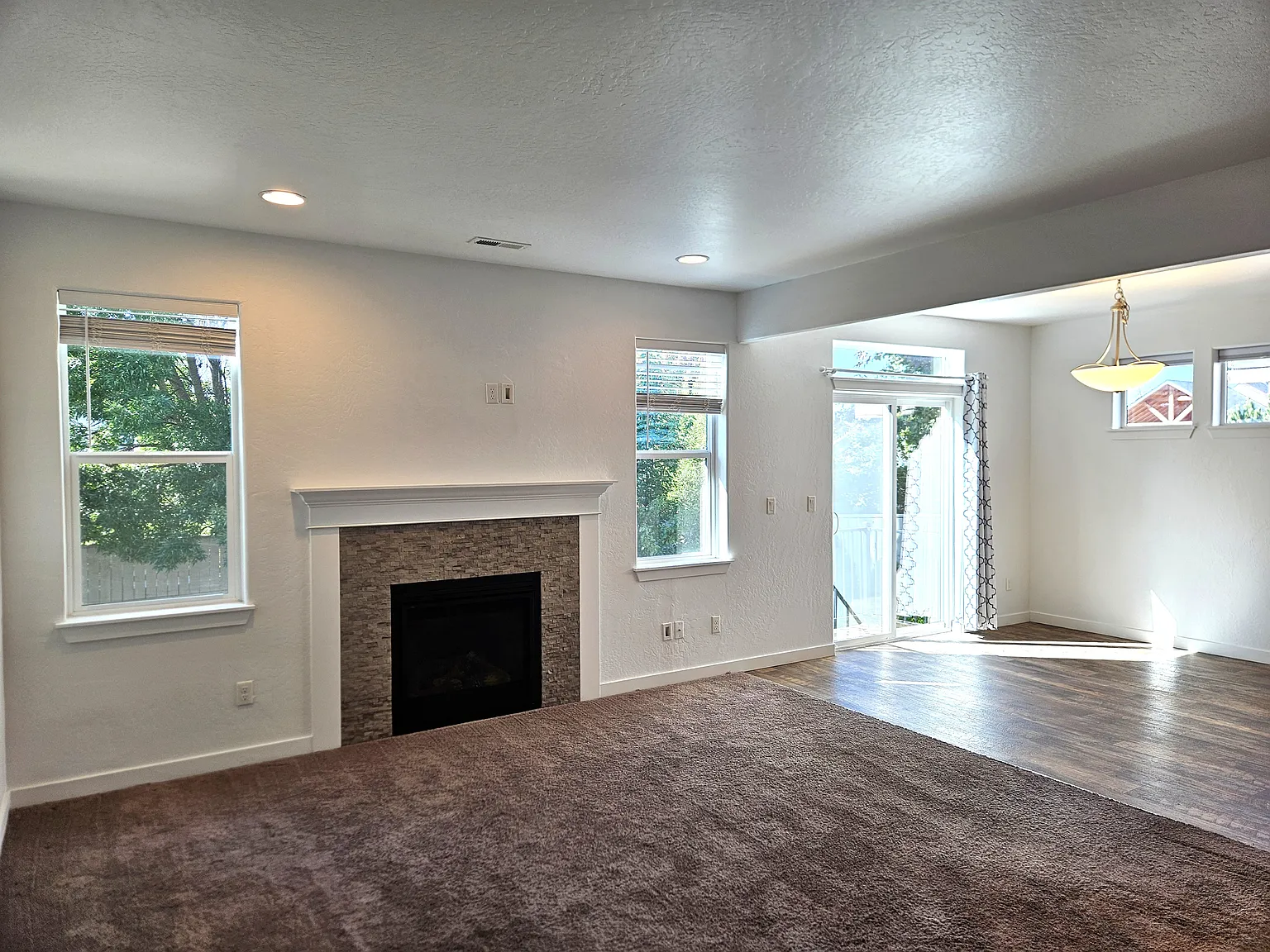 4 bed, 2.5 bath, 1930 sqft, $2,450 — Photo 3
