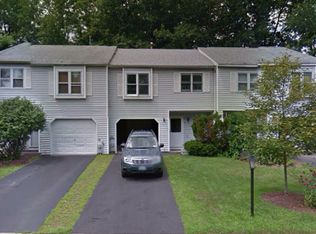 17 Clubhouse Dr, Saratoga Springs, NY 12866