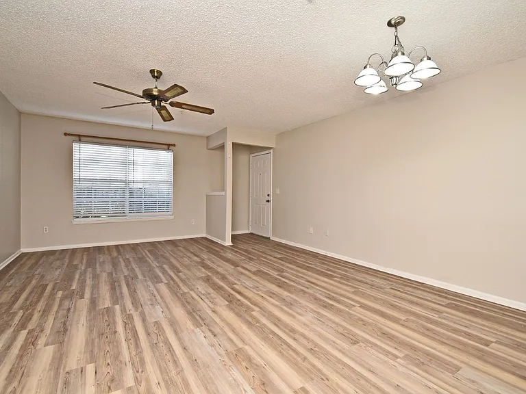 144 Reserve Cir #112 — Photo 7