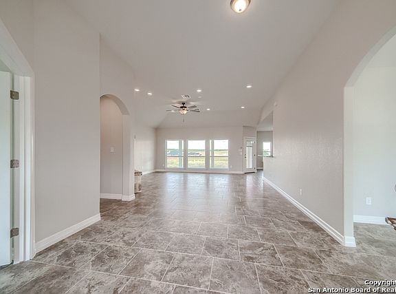 4th image of 131 Las Palomas Dr