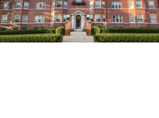 1721 Pleasant St #4, Des Moines, IA 50314