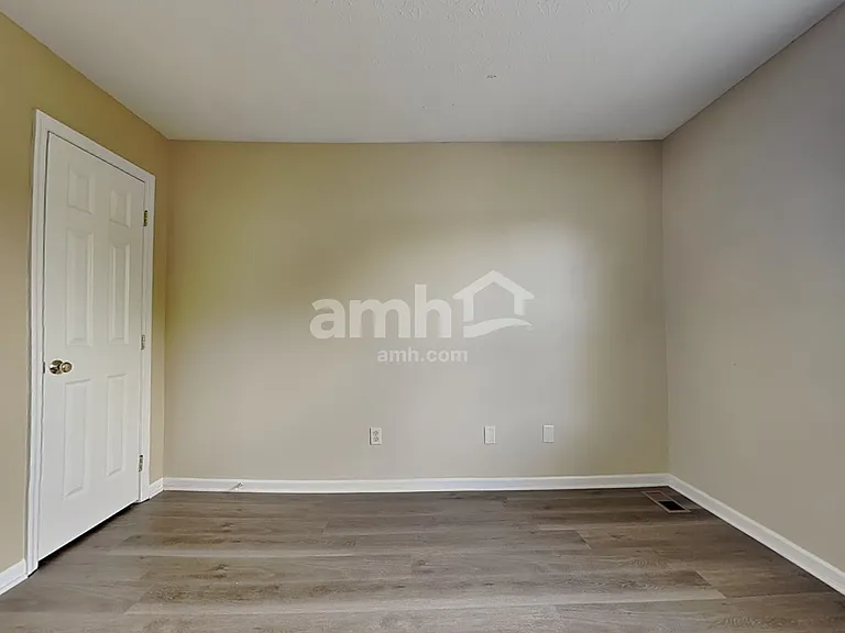 161 Lakeview Dr — Photo 17