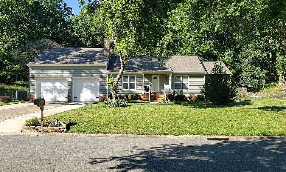 2nd image of 7316 Tall Tree Ln