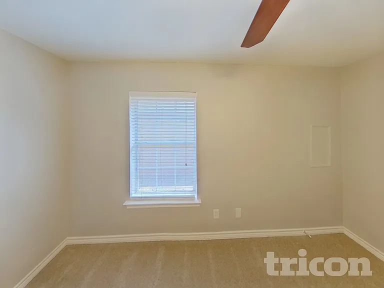 185 Trout St — Photo 11