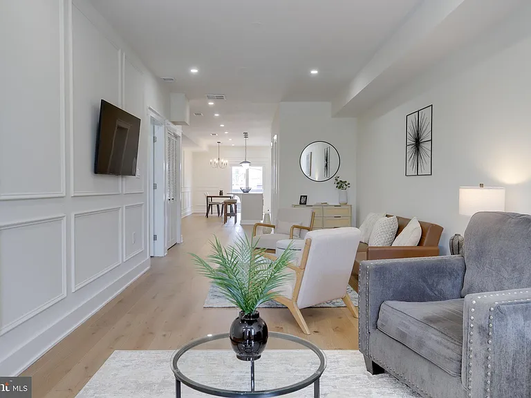 1404 Massachusetts Ave SE — Photo 4