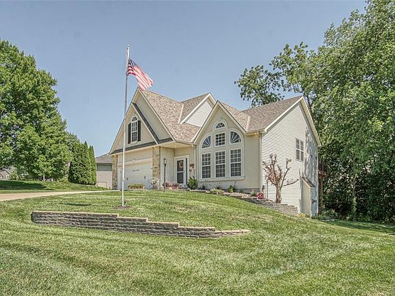 2nd image of 3403 Waterford Ct