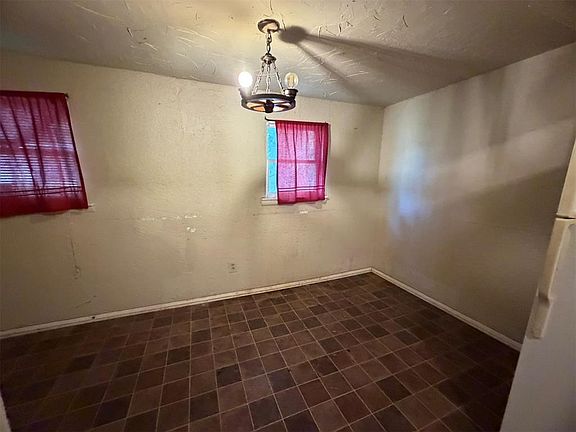 3rd image of 3200 NW 29th St