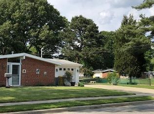235 Saint James Dr, Glen Burnie, MD