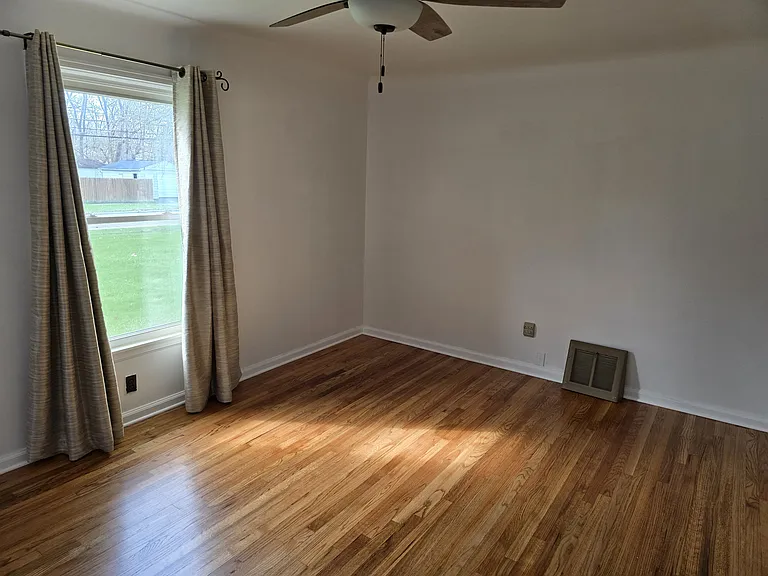 25298 Colgate St — Photo 17