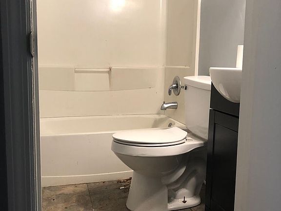 5th image of 2802 Peacock Ave