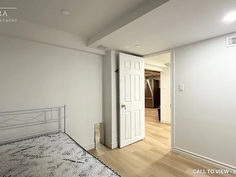 37 Pixley Cres #2 — Photo 6