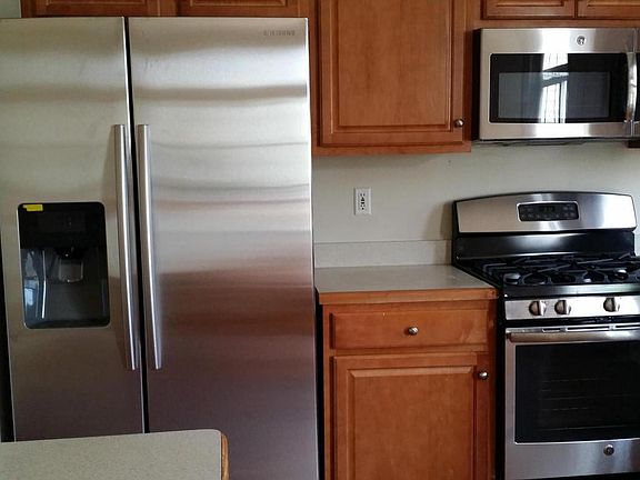 3rd image of 4631 Carisbrooke Ln