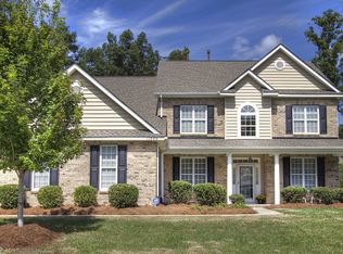 11008 King George Ln, Waxhaw, NC 28173