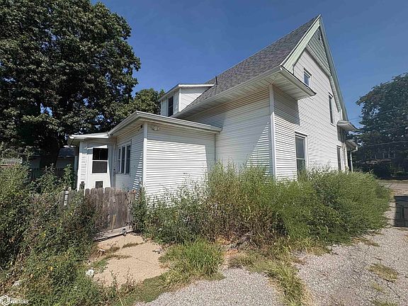 2nd image of 828 Drake Ave