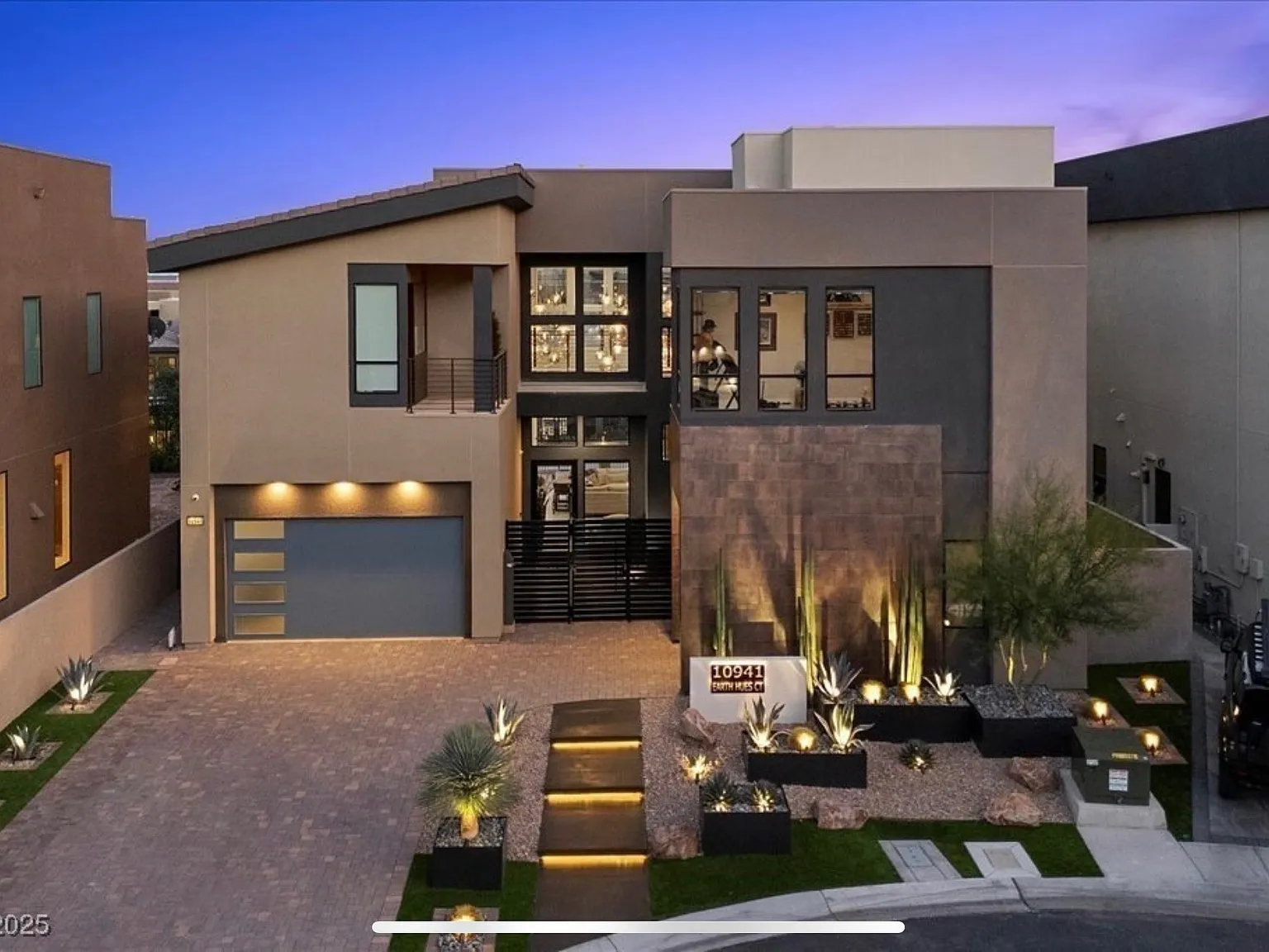 10941 Earth Hues Ct — Photo 2