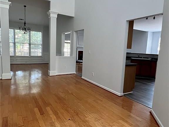 4th image of 1052 Tanners Point Dr