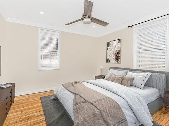 5th image of 1 Sadore Ln APT 5V