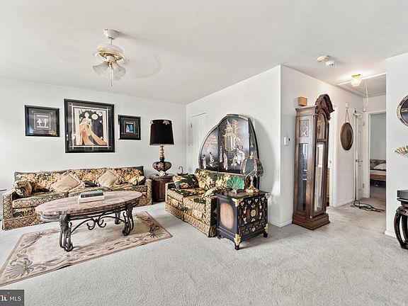 5th image of 160 Elmtowne Blvd