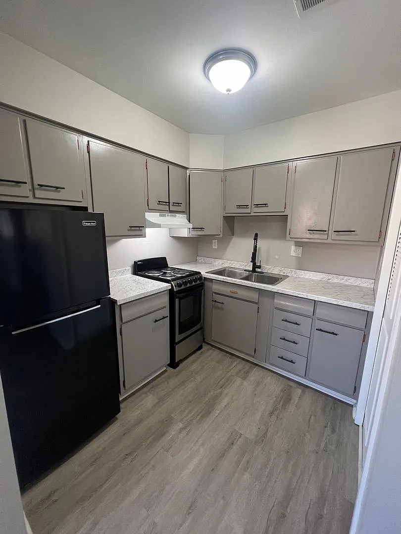 1-Bed/1-Bath | Lexington Apartment for Rent | 2339 Harrodsburg Road — Photo 1