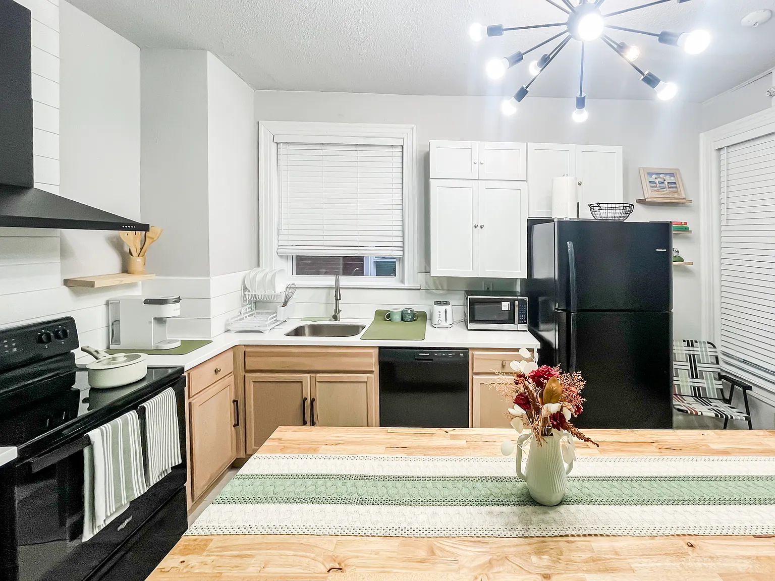 3 bed, 1440 sqft, $2,000 — Photo 3