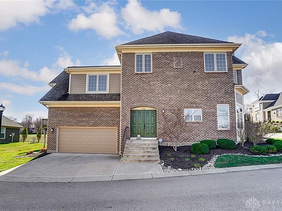 2nd image of 236 Pointe Oakwood Way