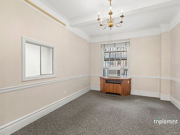 2nd image of 975 Lexington Ave Unit 1A